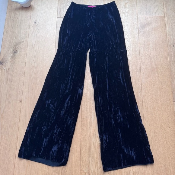 BETSEY JOHNSON BLACK CRUSHED VELVET WIDE LEG HIGH WAIST PANTS-2 - Picture 4 of 17